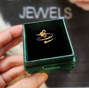 SOLD: 18K Real Saudi Gold Ribbon Spiral Ring
